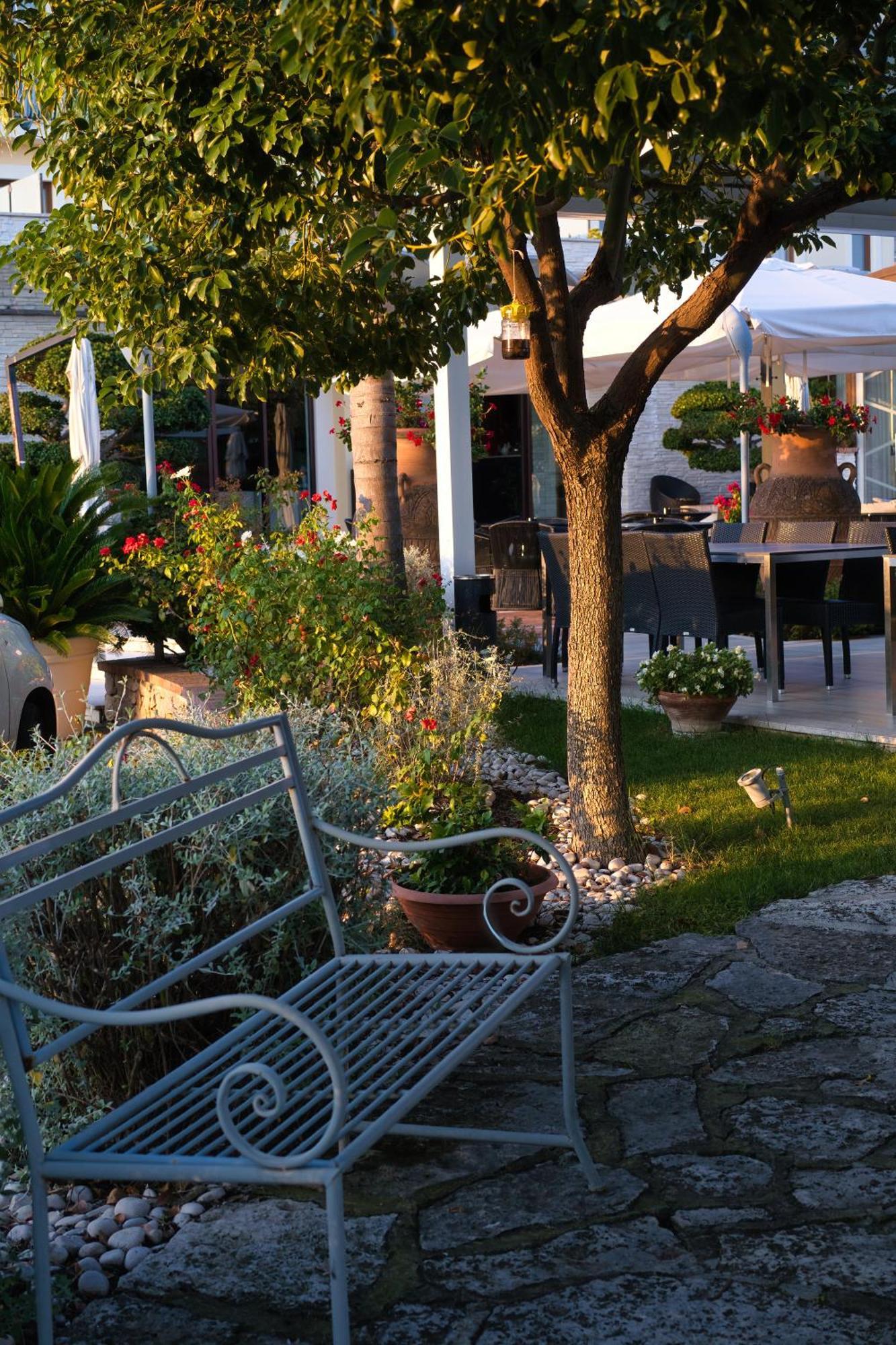 Kora Park Resort Formia Exterior photo